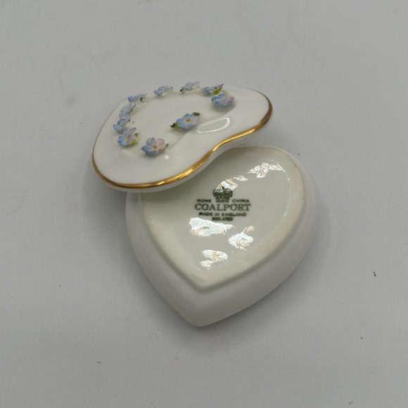 Coalport Bone China Heart Shaped Trinket Box - Picture 3 of 6